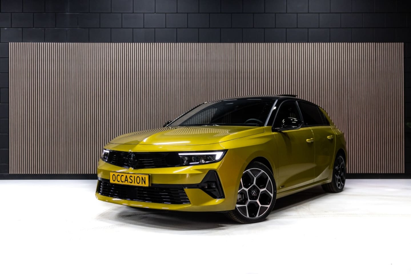 Opel Astra - 1.6 Hybrid Ultimate | Pano | Leder | Winter Pakket | CarPlay | - AutoWereld.nl