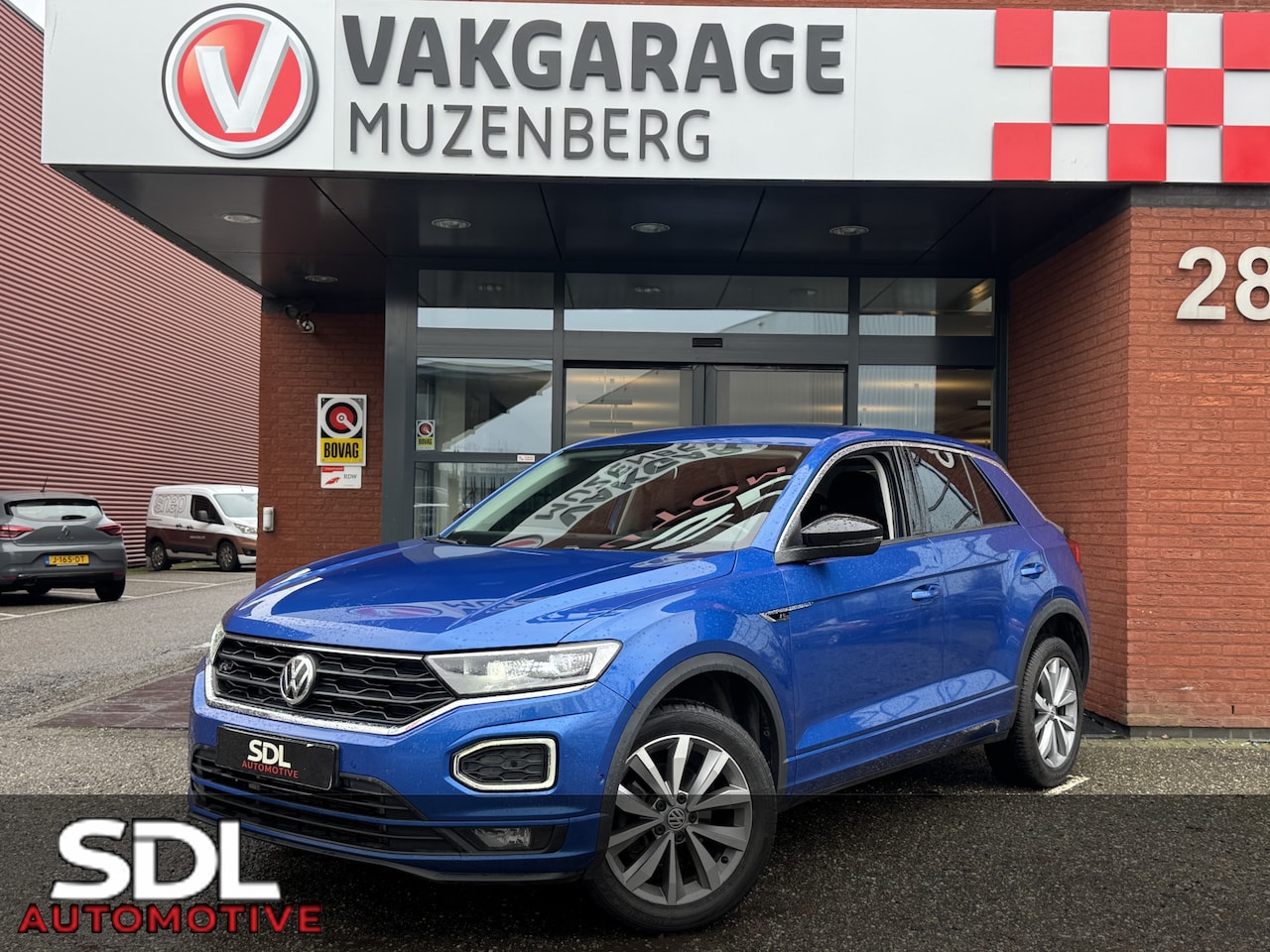 Volkswagen T-Roc - 1.5 TSI Sport Business R-Line // NAVI // CAMERA // APPLE CARPLAY- ANDROID AUTO // ELEK. AC - AutoWereld.nl