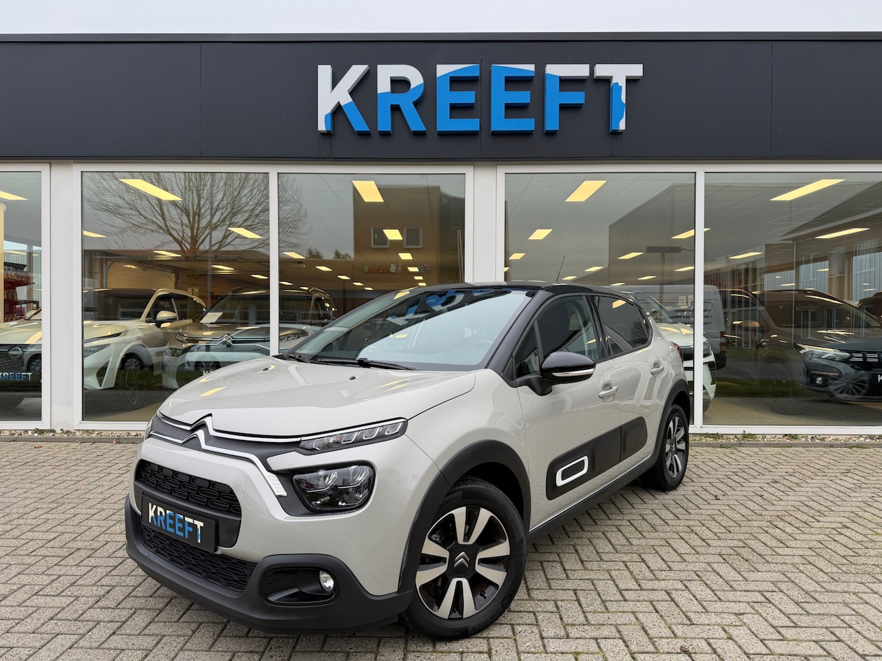 Citroën C3 - 1.2 PureTech Shine Grijs metallic - AutoWereld.nl