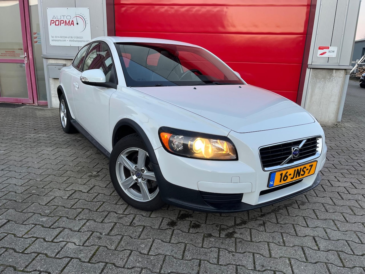 Volvo C30 - 1.6 101pk Advantage / Sch. kanteldak / Stoelverw.voor / Cruise control / Trekhaak / 16" LM - AutoWereld.nl