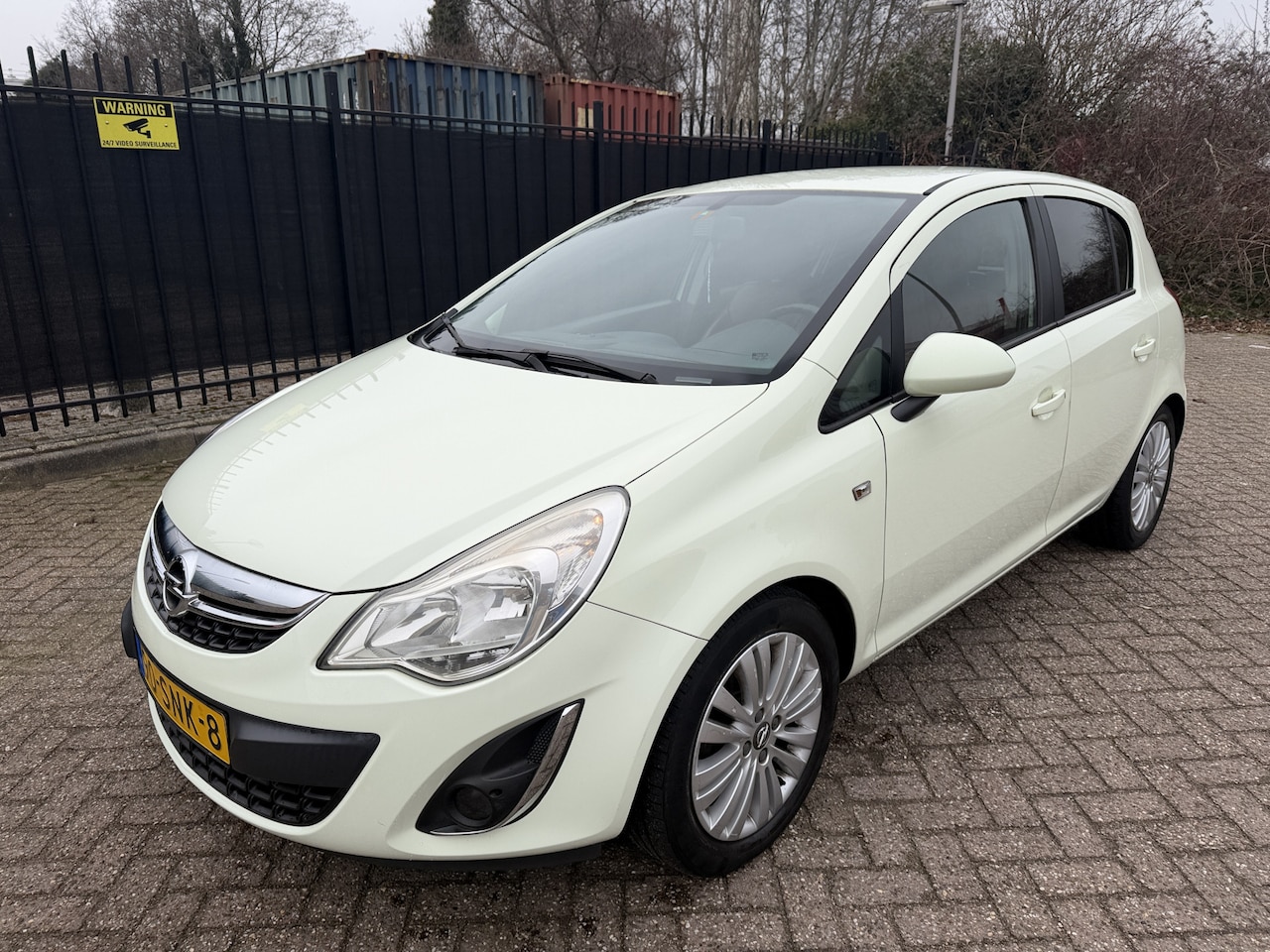 Opel Corsa - 1.4-16V Edition 5 Drs Leer/Airco/Navi/Cruise - AutoWereld.nl
