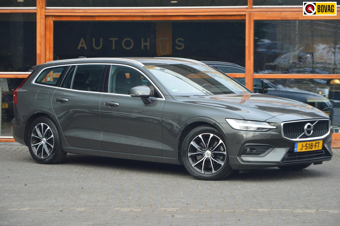 Volvo V60 - B3 Business Pro | Pilot-Assist | Apple Carplay | Bluetooth | BLIS | - AutoWereld.nl