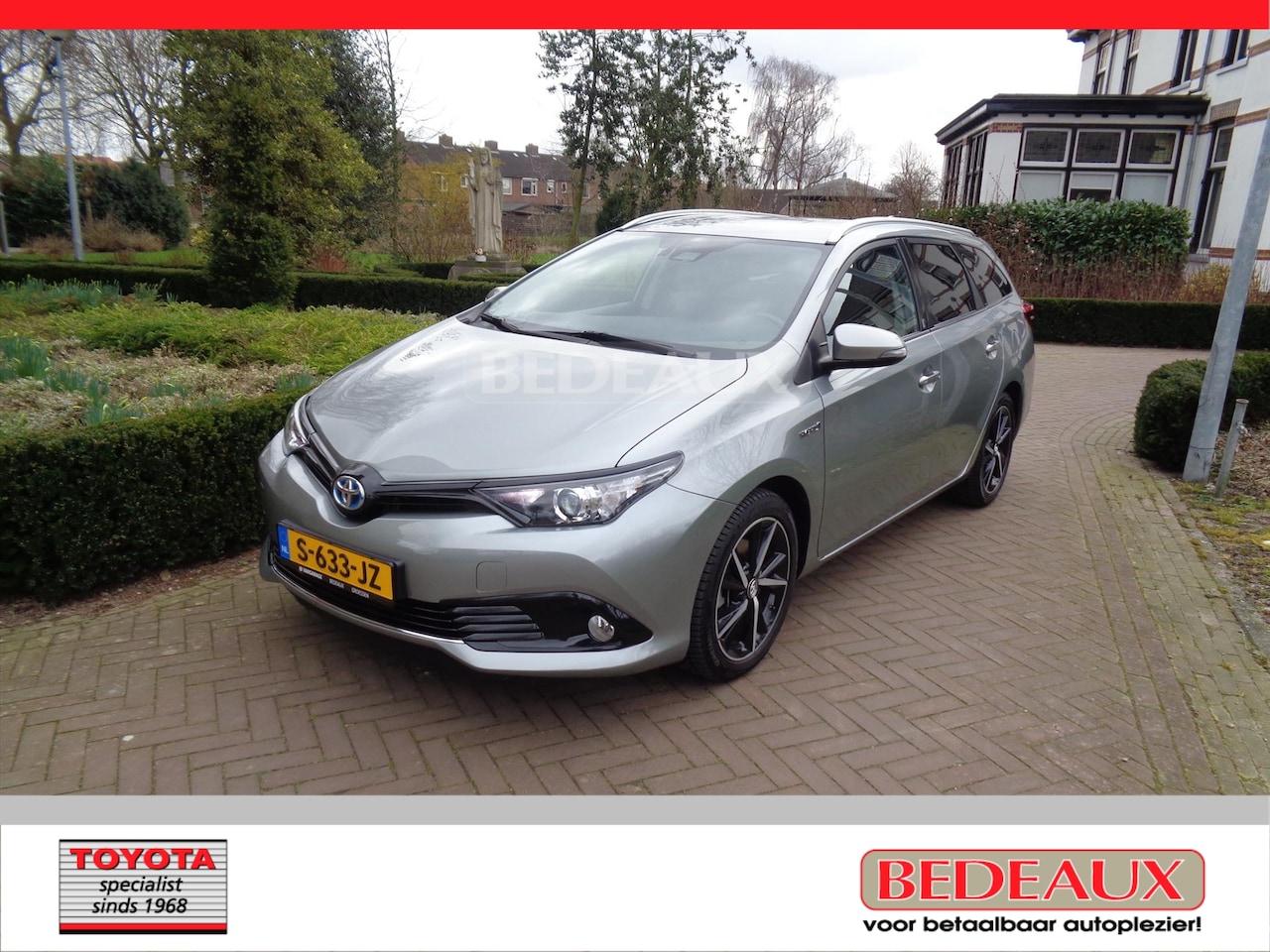 Toyota Auris - 1.8 Hybrid 136pk CVT Dynamic Edition , bij Toyota specialist met 12 maanden BOVAG garantie - AutoWereld.nl