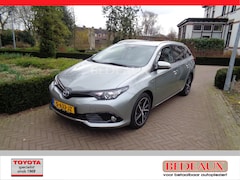 Toyota Auris - 1.8 Hybrid 136pk CVT Dynamic Edition , bij specialist met 12 maanden BOVAG garantie
