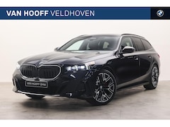 BMW 5-serie Touring - 520i M Sport Automaat / Panoramadak / Trekhaak / Stoelventilatie / Bowers & Wilkins / M Sp