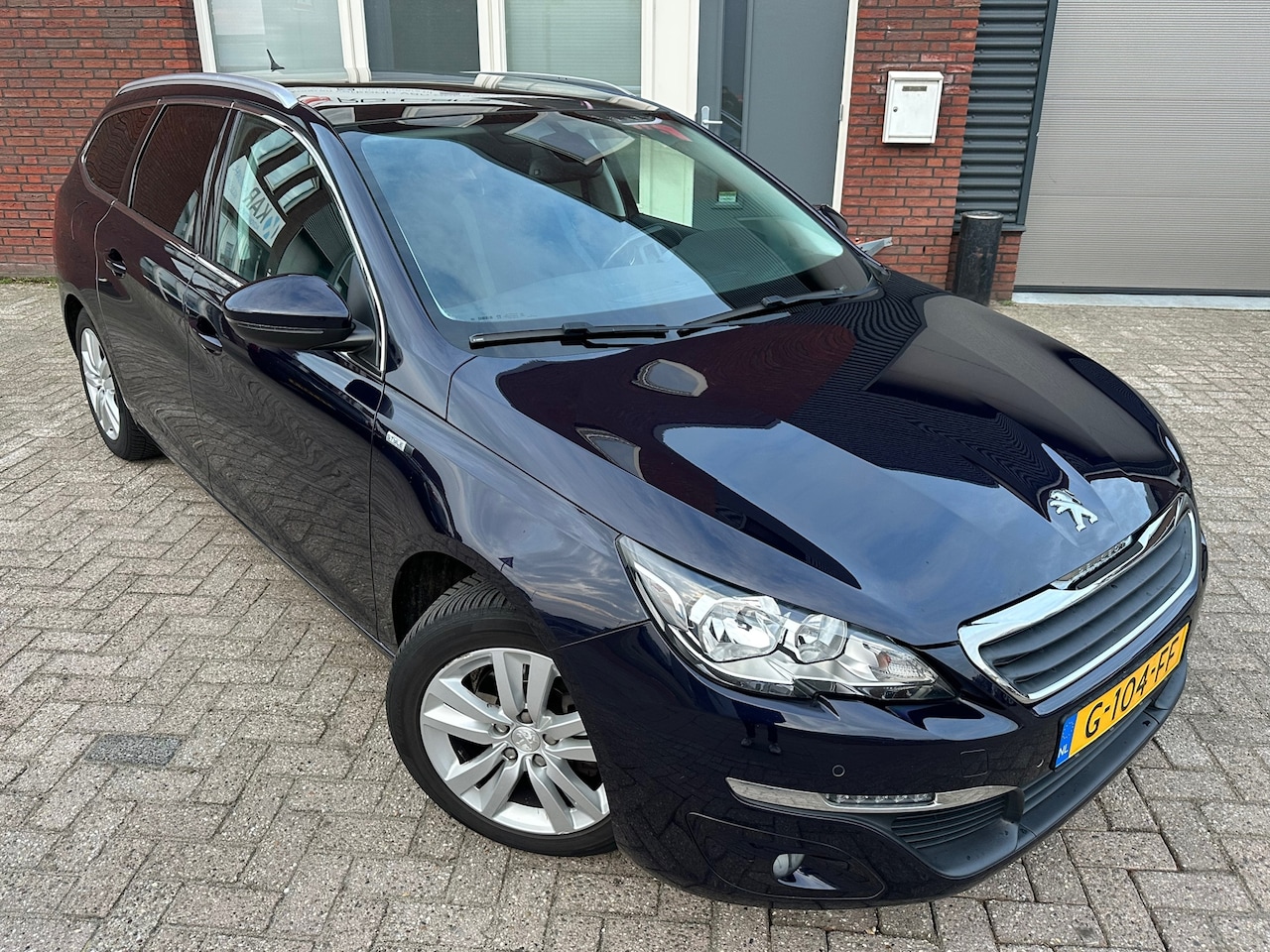Peugeot 308 SW - 1.6 BlueHDI Blue Lease / Pano / Navi / Camera / PDC - AutoWereld.nl