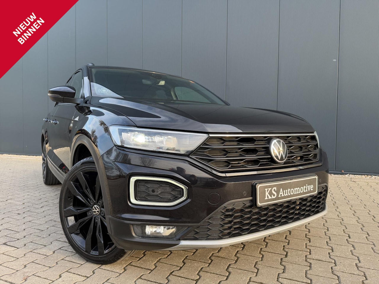 Volkswagen T-Roc - 2.0 TSI 4Motion 190PK Sport Automaat | LED | Trekhaak - AutoWereld.nl