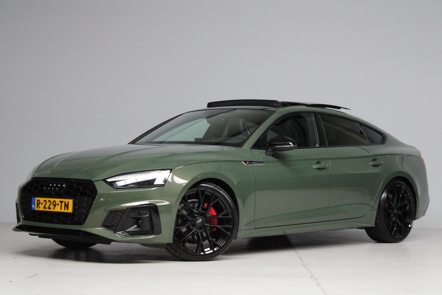 Audi A5 Sportback - 40 TFSI S edition | RS zetels | panoramadak | 360 camera | B&O | massage | sfeerverlichtin - AutoWereld.nl