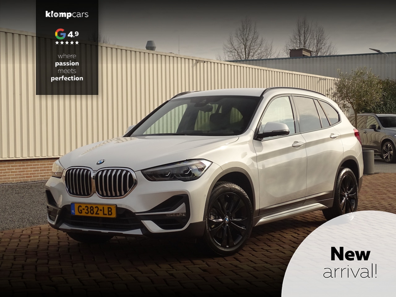 BMW X1 - sDrive20i ParelWeiss | Full Options | HUD | NavPro | Stoelverw | All wheater | Uniek - AutoWereld.nl