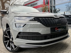 Skoda Karoq - 1.5 TSI AUT. * SPORTLINE * PANODAK/ RADAR/ 19 INCH/ CAMERA/ CANTON