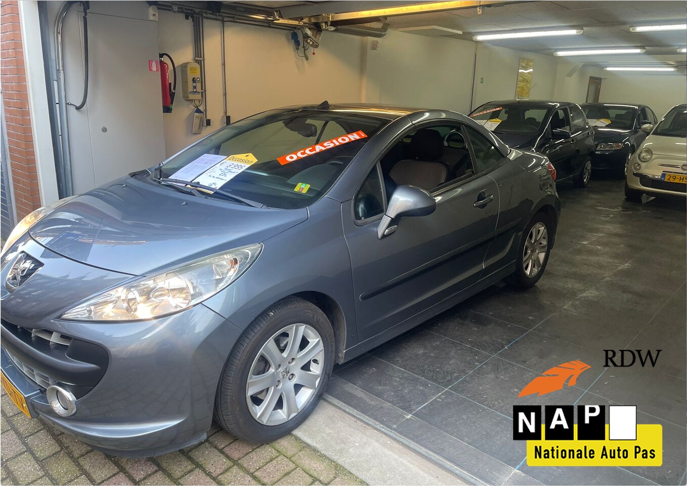 Peugeot 207 CC - 1.6 VTi Première Peugeot 207 CC 1.6 VTi Antraciet Grijs 3-Deurs Cabriolet - AutoWereld.nl