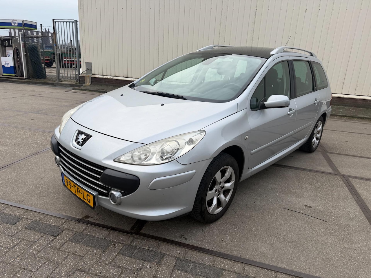 Peugeot 307 SW - 2.0-16V Premium nieuwe apk trekhaak - AutoWereld.nl