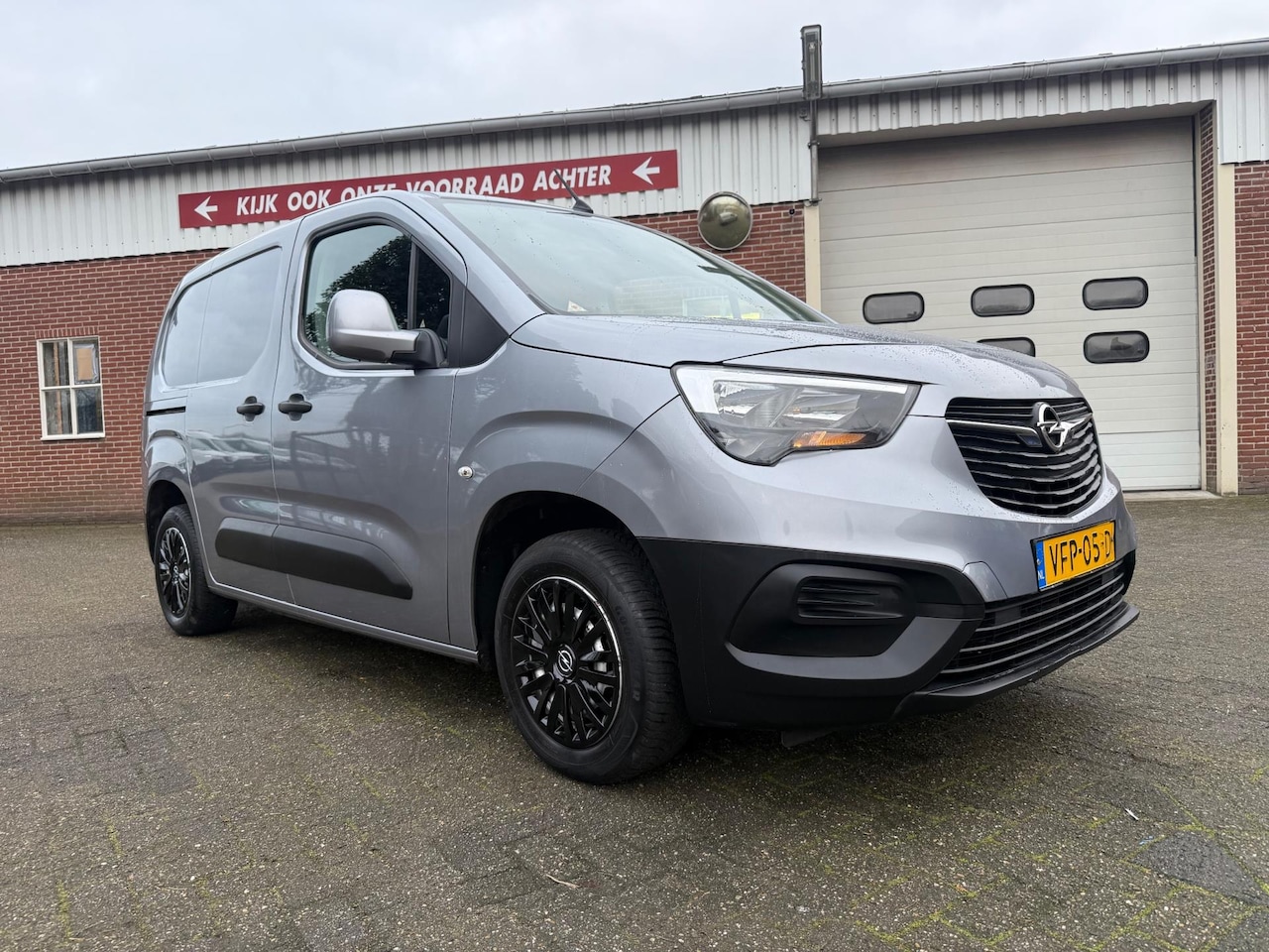 Opel Combo - 1.5D L1H1 Edition E6 airco cruise optioneel met aluca bedrijfswagen inrichting - AutoWereld.nl