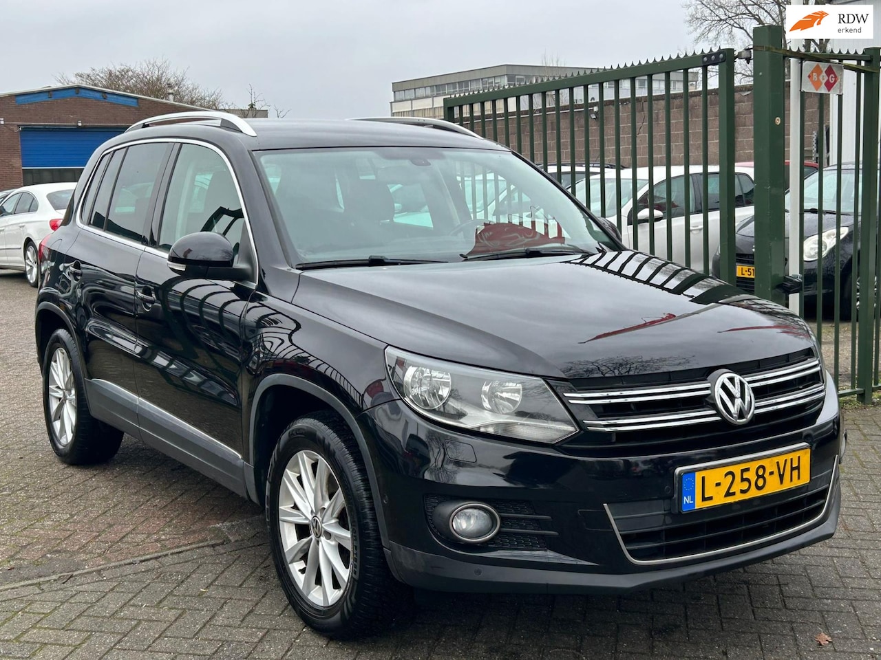 Volkswagen Tiguan - 1.4 TSI Sport&Style Airco cruis control parkeer sensor. - AutoWereld.nl