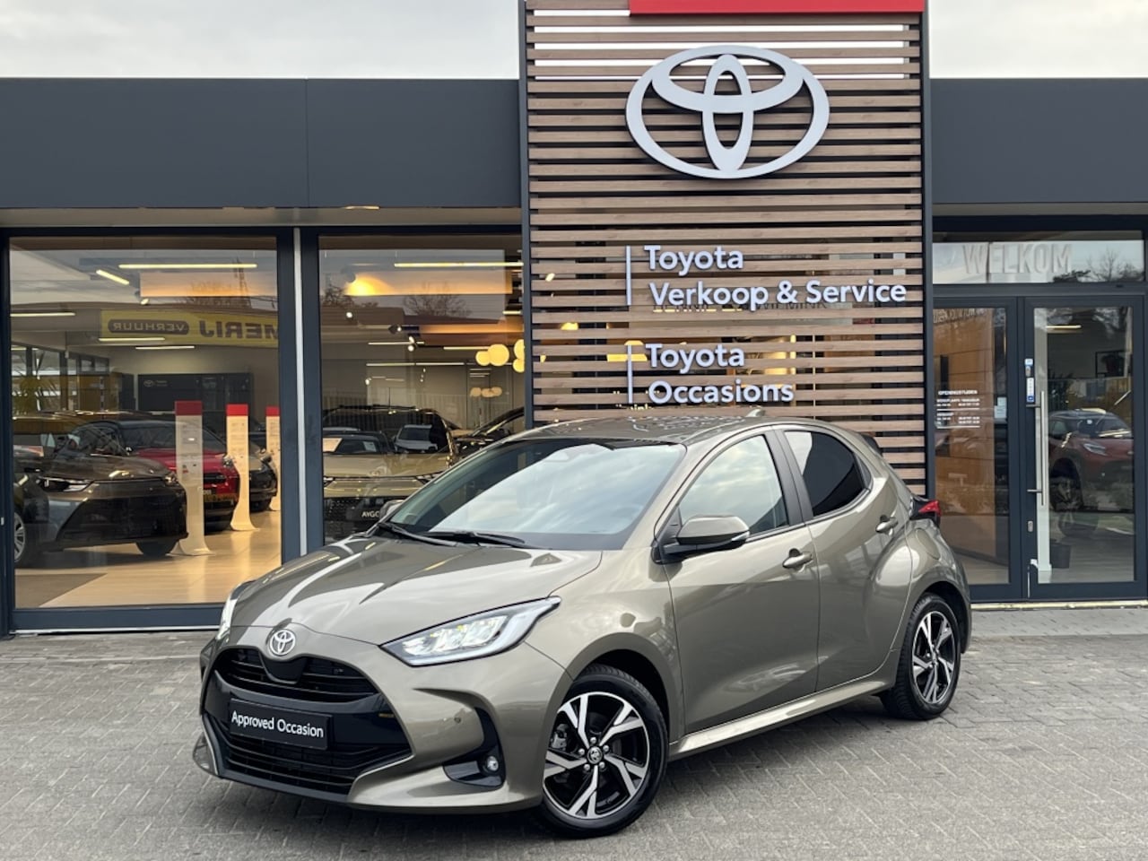 Toyota Yaris - 1.5 Hybrid. Dynamic | Comfort Pack | All Seasons - AutoWereld.nl
