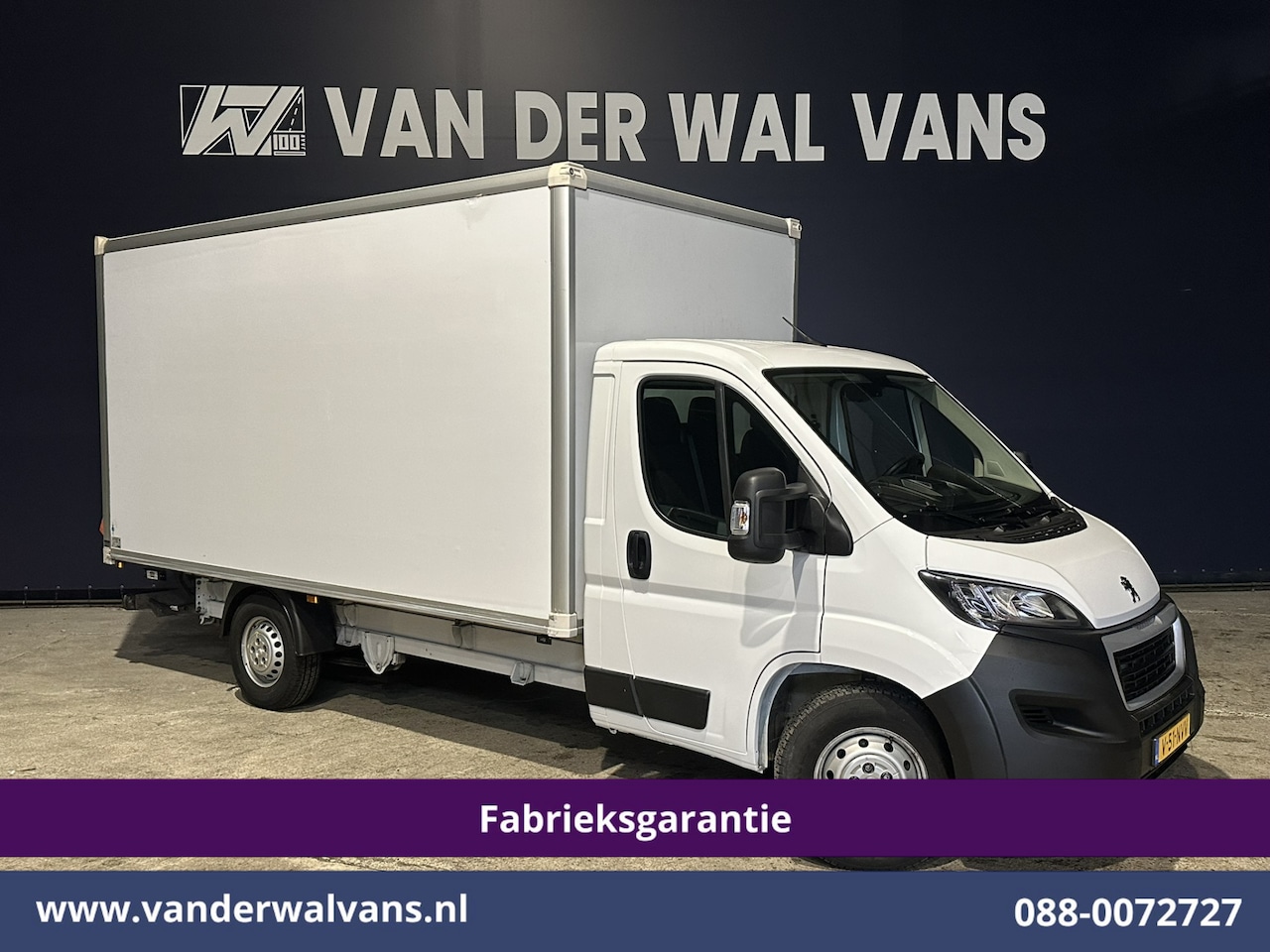 Peugeot Boxer - 2.2 BlueHDi 165pk Bakwagen Laadklep Fabrieksgarantie Euro6 Airco | Camera | Cruisecontrol - AutoWereld.nl