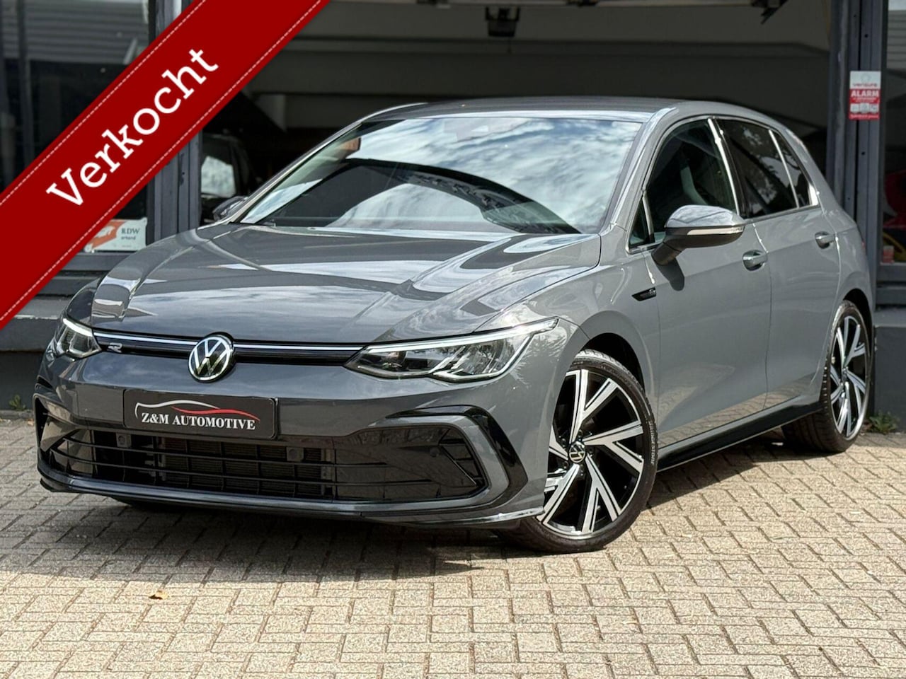 Volkswagen Golf - 1.5 eTSI R-Line Aut*Navi*Led*Car-Play*Acc - AutoWereld.nl