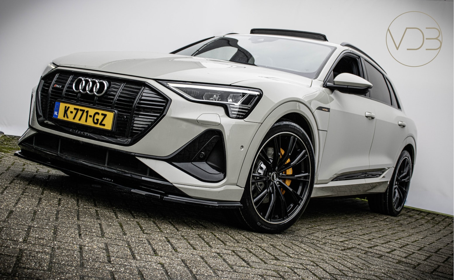 Audi e-tron - 55 ACCU 92% Quattro S-Line PANO B&O SFEERVERLICHITNG CAMERA 22INCH - AutoWereld.nl