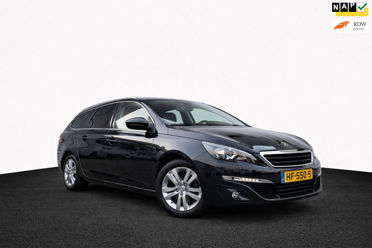 Peugeot 308 SW - 1.2 PureTech Blue Lease Executive 1.2 PureTech Blue Lease Executive - AutoWereld.nl