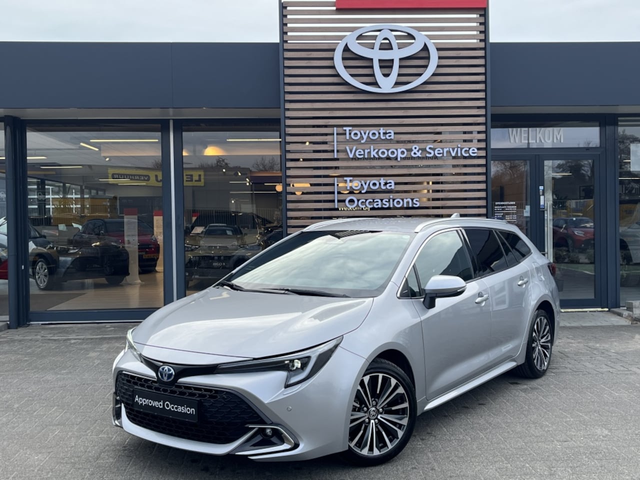 Toyota Corolla Touring Sports - Hybrid 140 Dynamic | Parkeersensoren V+A | Elect. Achterklep - AutoWereld.nl