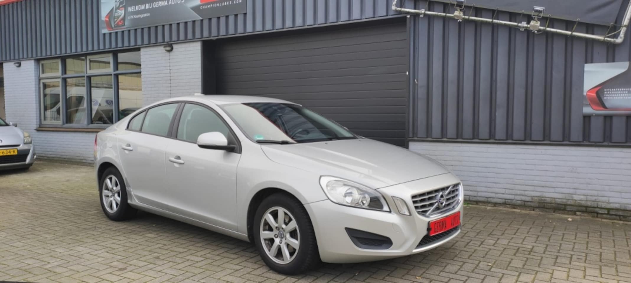 Volvo S60 - 1.6 T4 Kinetic met 180 pk. Automaat!!! - AutoWereld.nl
