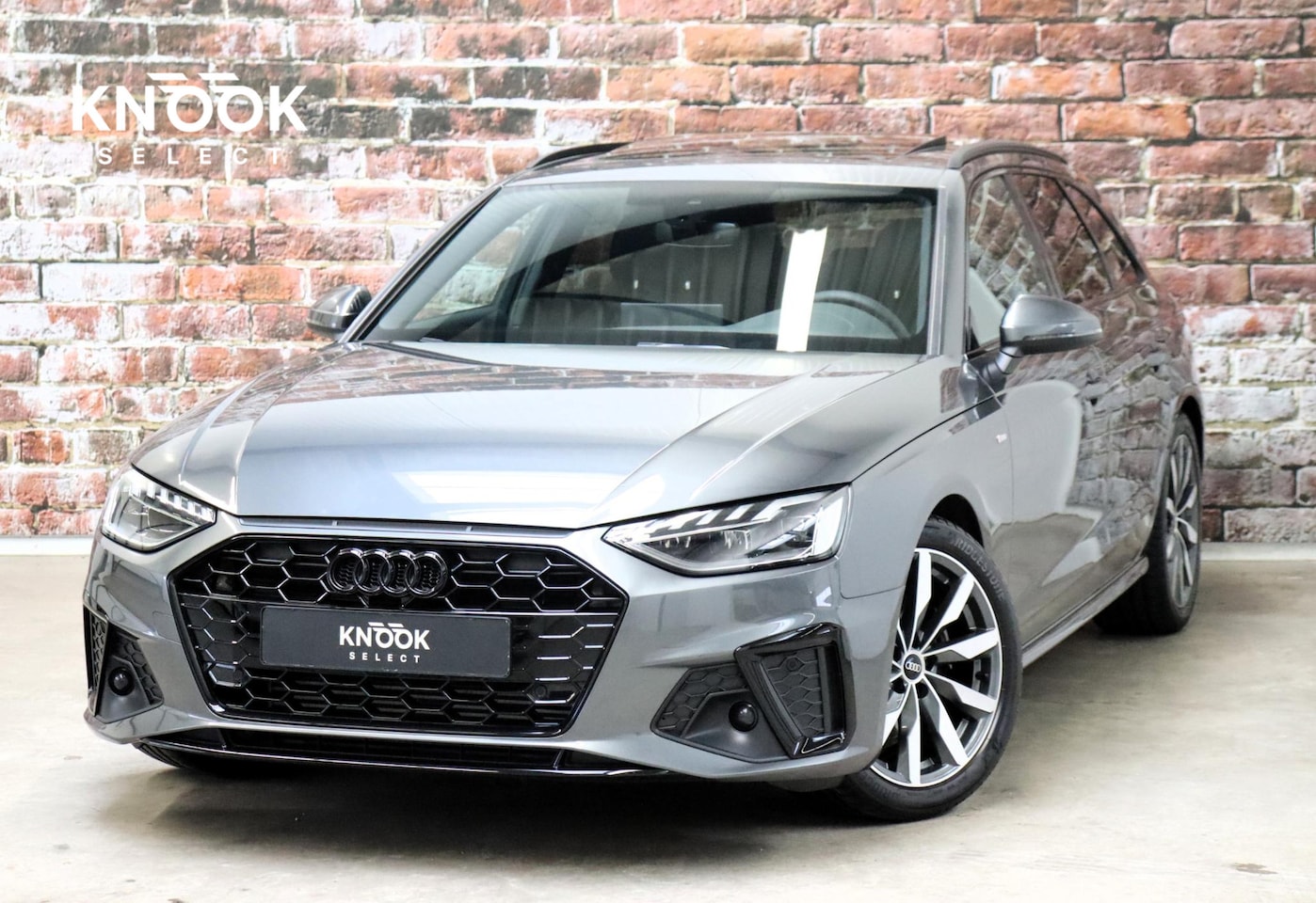 Audi A4 Avant - 35 TFSI S Edition Competition Automaat / Panoramadak / Optic Black / Adaptieve Cruise Cont - AutoWereld.nl