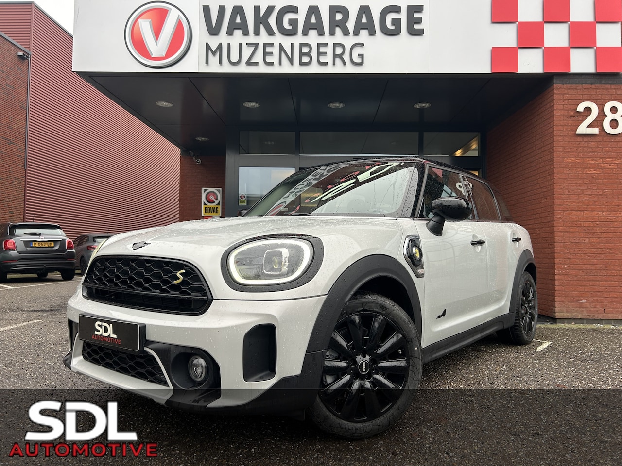 MINI Countryman - Mini 1.5 Cooper S E ALL4 Classic // FULL LED // NAVI + CARPLAY // KEYLESS // CAMERA // SHA - AutoWereld.nl