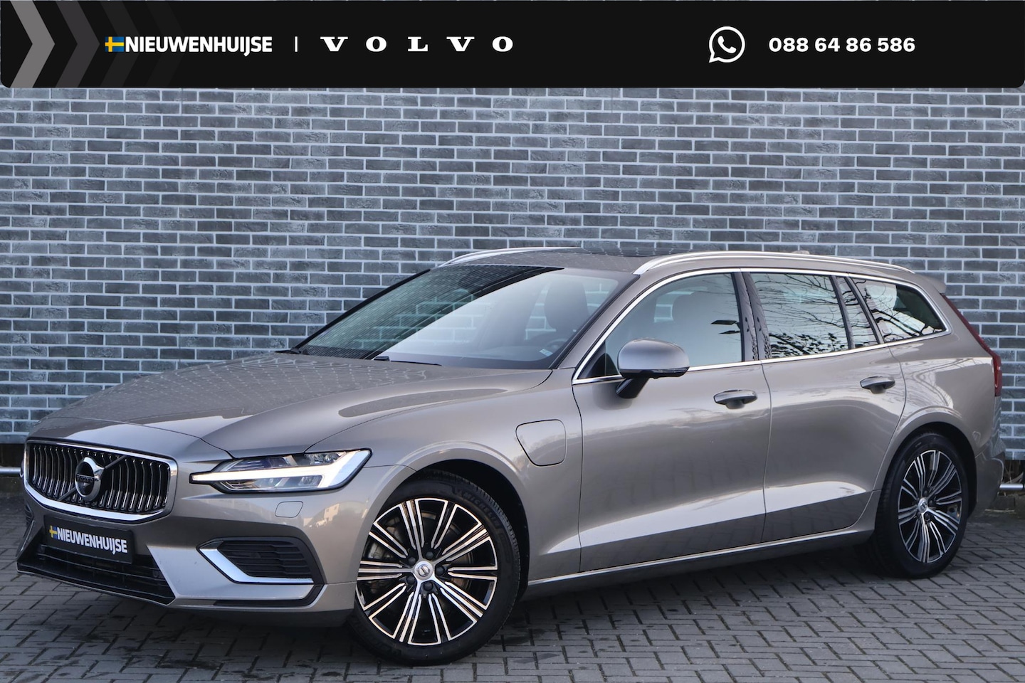 Volvo V60 - 2.0 T8 Twin Engine AWD Inscription 2.0 T8 Twin Engine AWD Inscription - AutoWereld.nl