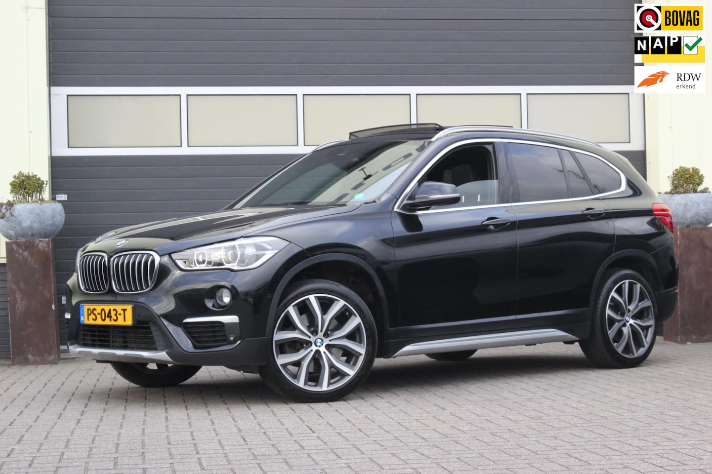 BMW X1 - XDrive20i High Executive | Trekhaak | Camera | - AutoWereld.nl
