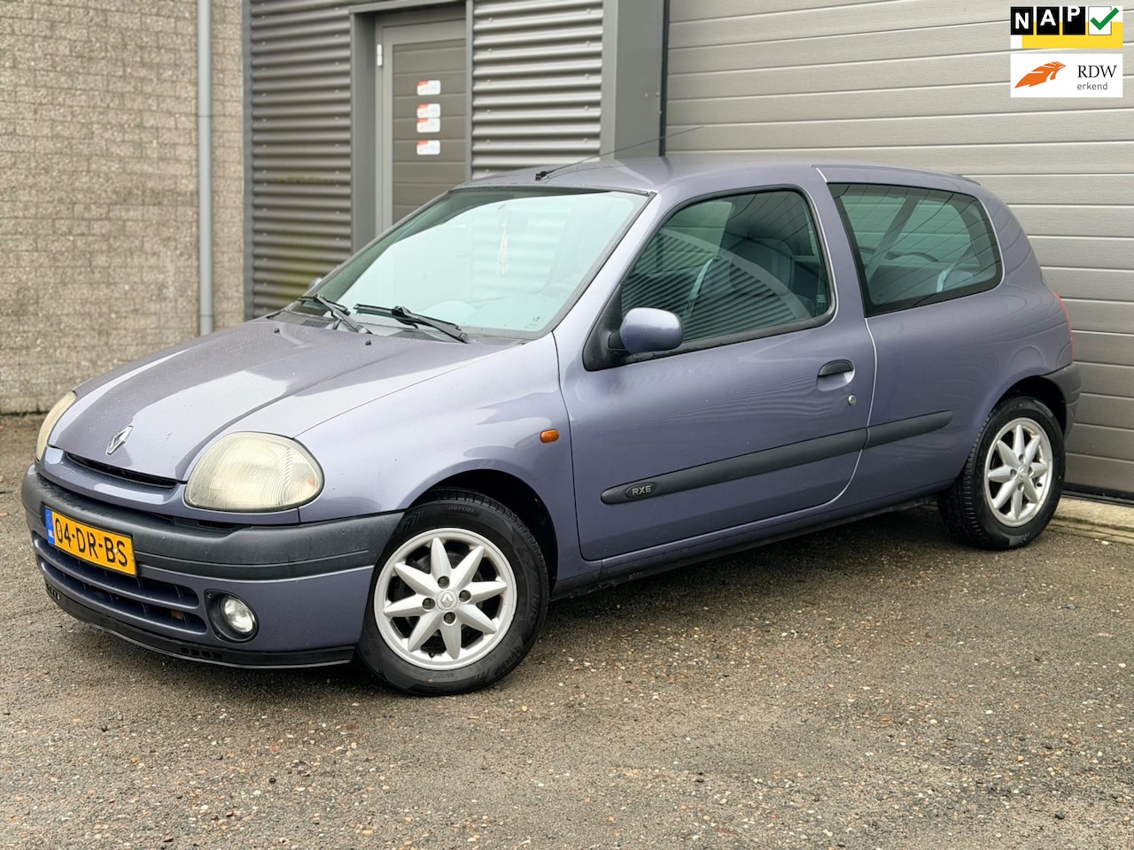 Renault Clio - 1.6 RXE Automaat - AutoWereld.nl