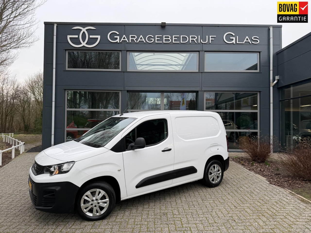 Peugeot Partner - 1.6 BlueHDI Asphalt carplay 63000km !!!! - AutoWereld.nl