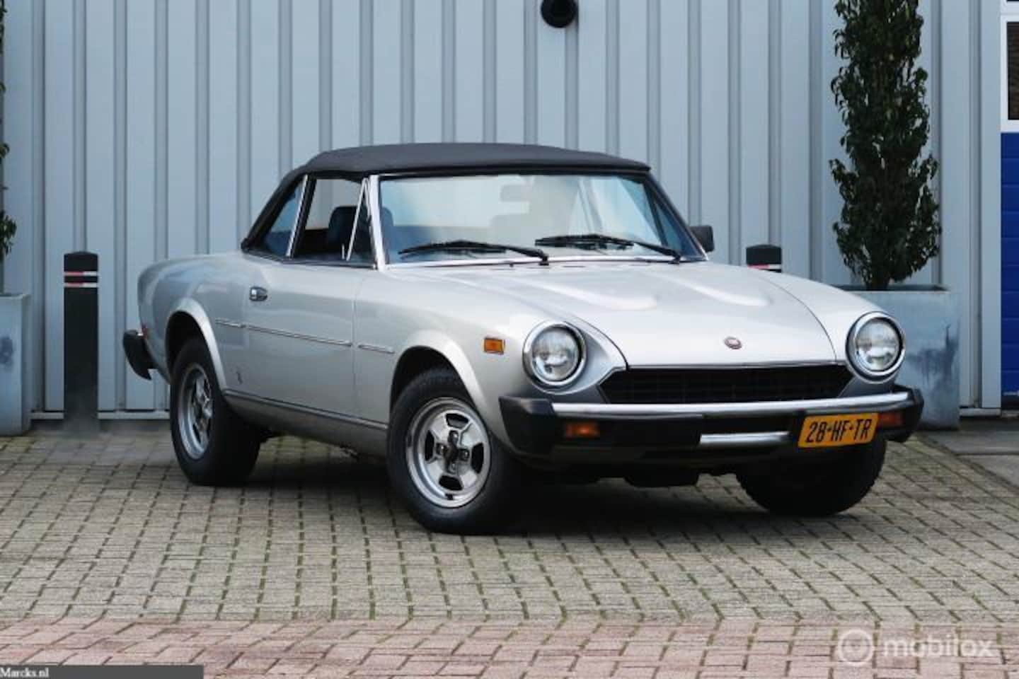 Fiat 124 Spider - Sport 2000 ** WIE MAAKT HET AF ???** - AutoWereld.nl
