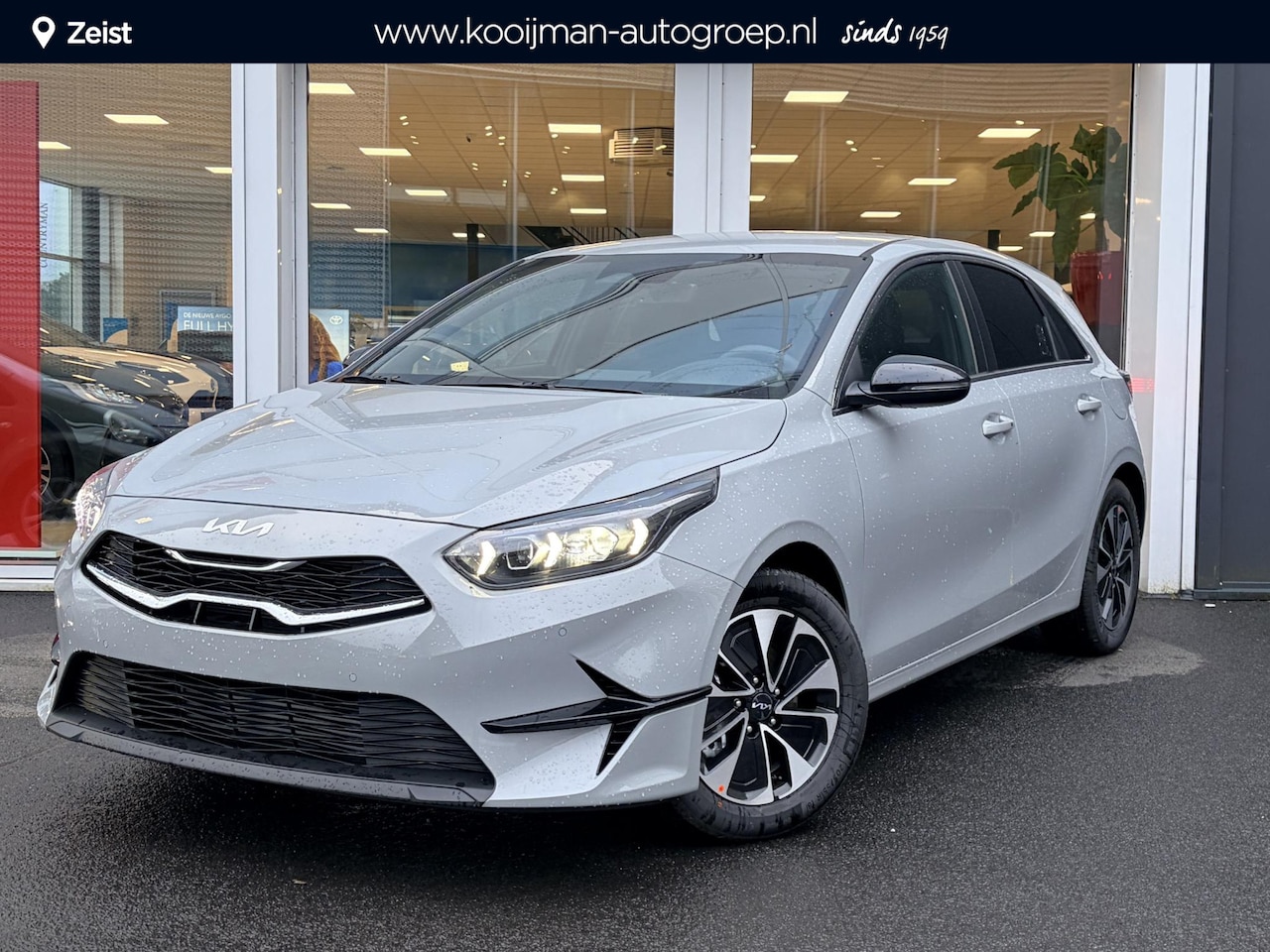Kia Cee'd - Ceed 1.0 T-GDi Design Edition Kleur Wolf Gray | Actieprijs nu rijklaar €. 31.745,= | Prijs - AutoWereld.nl