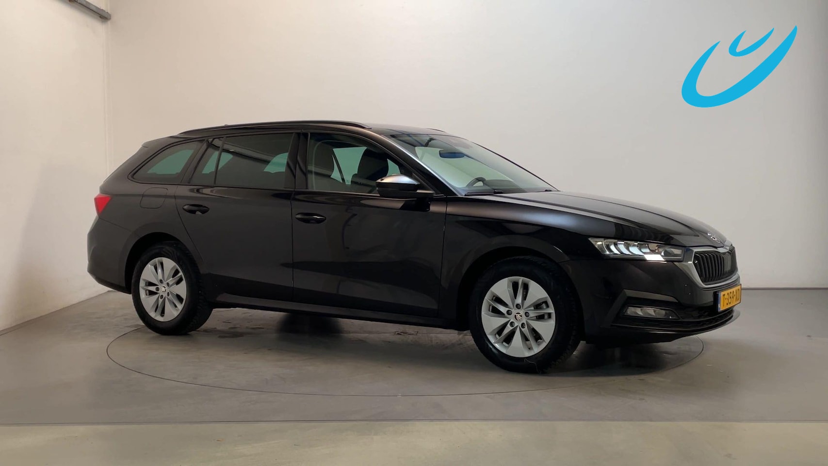 Skoda Octavia Combi - 1.0 e-TSI DSG Ambition Virtual Cockpit Parkeersensoren Navigatie Trekhaak - AutoWereld.nl