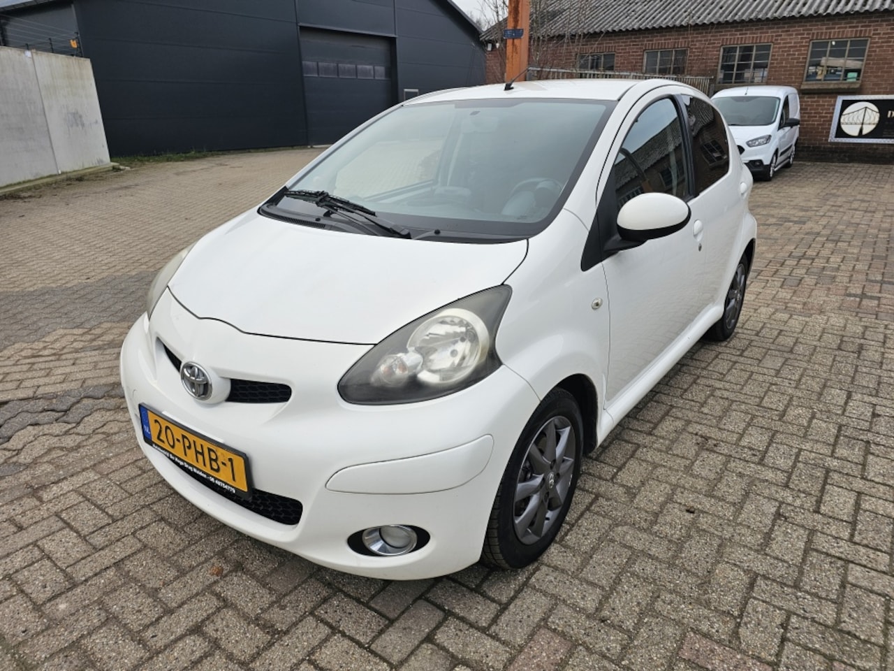 Toyota Aygo - 1.0-12V Dyn. Nav. - AutoWereld.nl