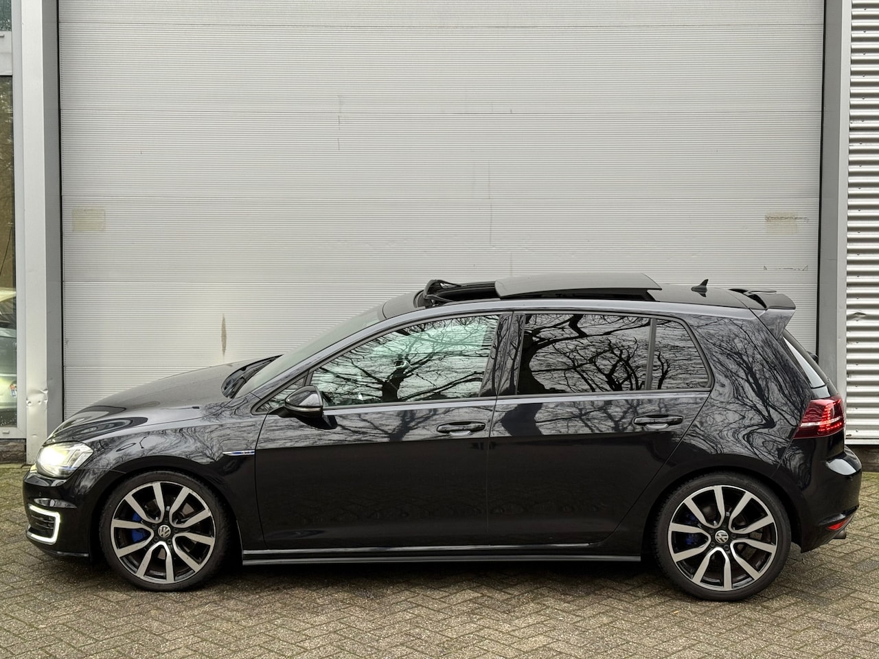 Volkswagen Golf - 1.4 TSI GTE l Pano l Climate l Navi l Camera l VDOH l Rijdt & Schakelt zeer goed - AutoWereld.nl