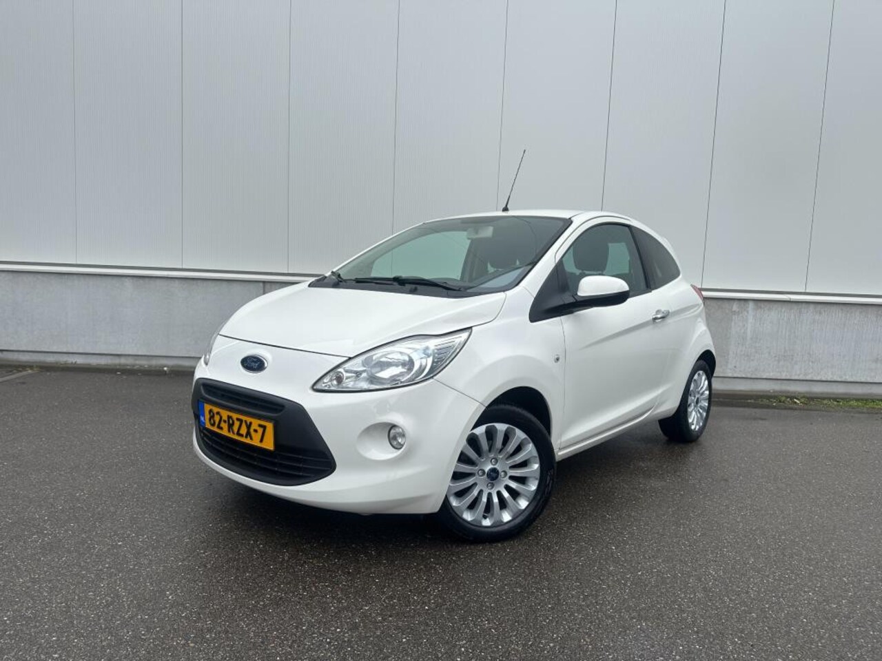 Ford Ka - 1.2 Titanium X start/stop - 1e Eigenaar / Airco / Elektr. ramen / NAP / DEALERONDERHOUDEN - AutoWereld.nl