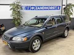 Volvo XC70 - 2.4 D5 Kinetic AWD // Leer // Trekhaak