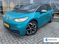 Volkswagen ID.3 - First Plus 58 kWh 204pk | Navigatie | Adaptief cruise control | Stoelverwarming | P.D.C. |