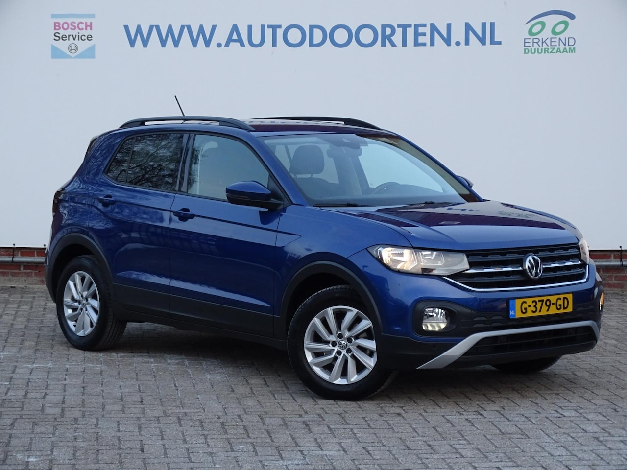 Volkswagen T-Cross - 1.0 TSI Life|Adaptive|Dodehoeksensor|Trekhaak - AutoWereld.nl
