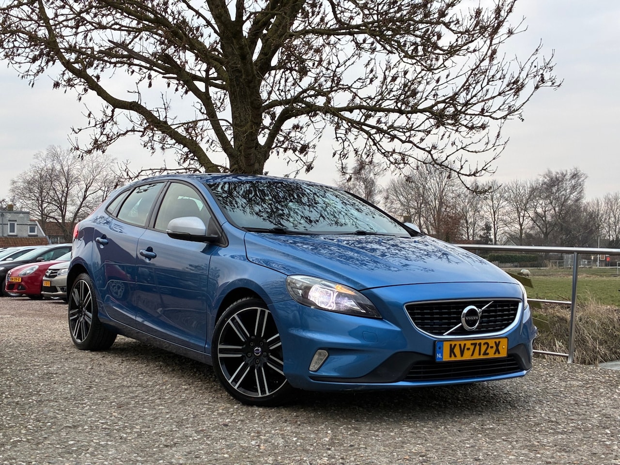 Volvo V40 - 2.0 D2 Inscription | R-Design | Cruise + Navi + Clima nu €10.450,-!!! - AutoWereld.nl