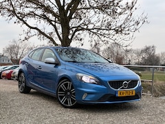 Volvo V40 - 2.0 D2 Inscription | R-Design | Cruise + Navi + Clima nu €10.450,