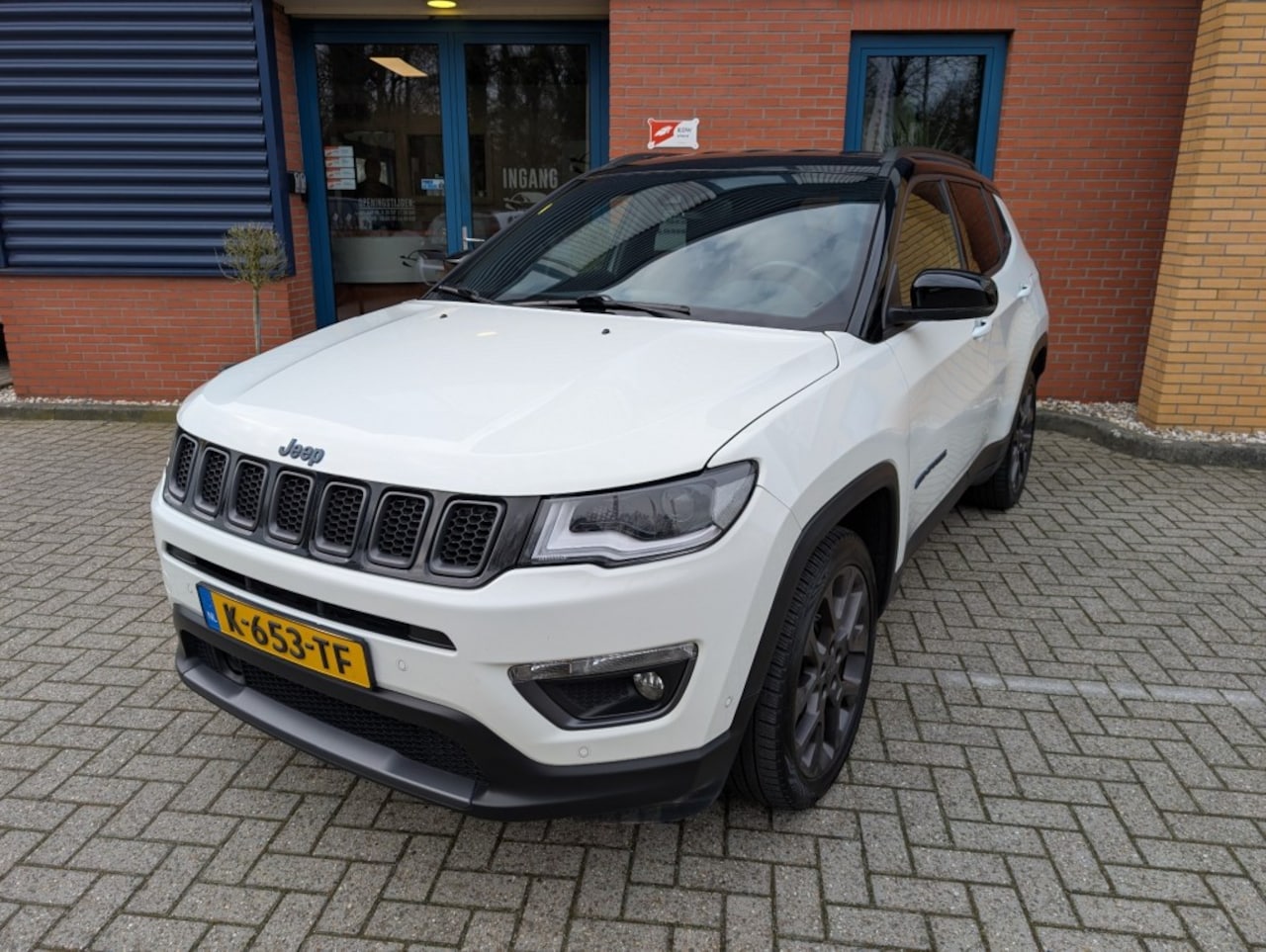 Jeep Compass - 4xe 240 Plug-in Hybrid Electric S 4xe 240 Plug-in Hybrid Electric S,Trekhaak,Laneassist,Stoelverw - AutoWereld.nl