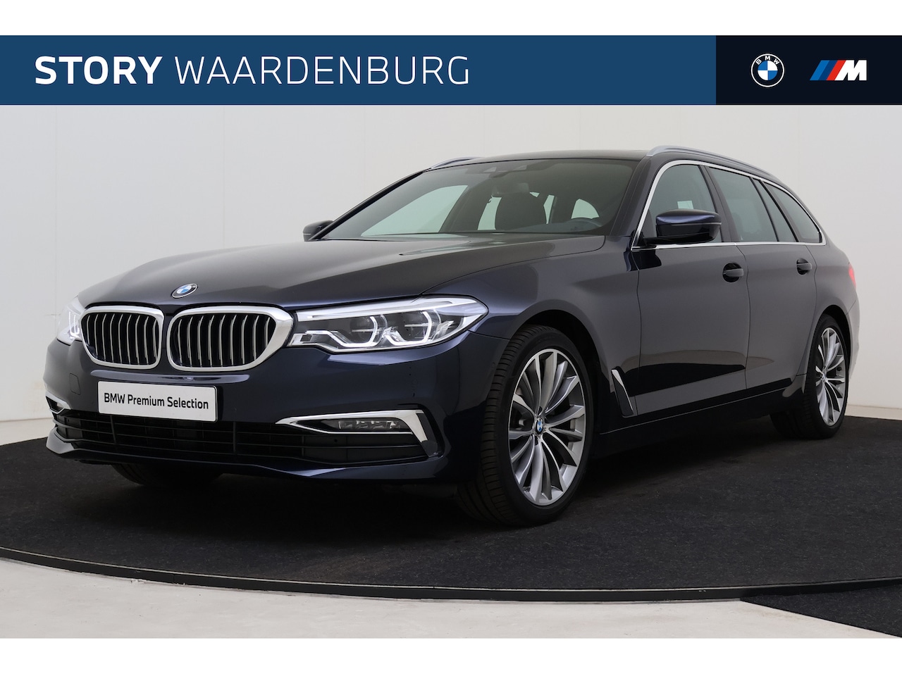 BMW 5-serie Touring - 520i High Executive Automaat / Panoramadak / Trekhaak / Adaptieve LED / Navigatie Professi - AutoWereld.nl