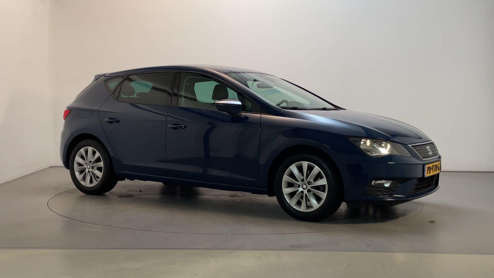 SEAT Leon - 1.0 EcoTSI 116pk 6-bak Style Business Intense Navigatie DAB+ App-Connect Parkeersensoren - AutoWereld.nl