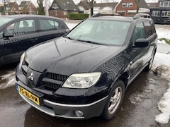 Mitsubishi Outlander - 2.0 INVITE PLUS (Motor Defect) Trekhaak - Dakrailing - Spoiler - Airco