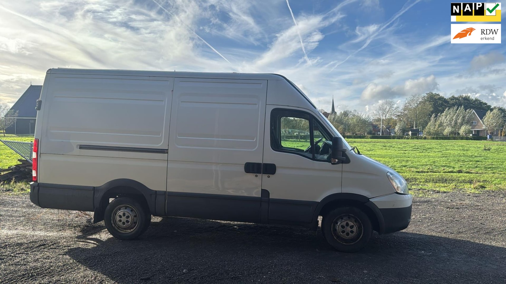 Iveco Daily - 29 L 10V 330 H2 AIRCO 281.000 NAP LANG HOOG WIT 2010 - AutoWereld.nl