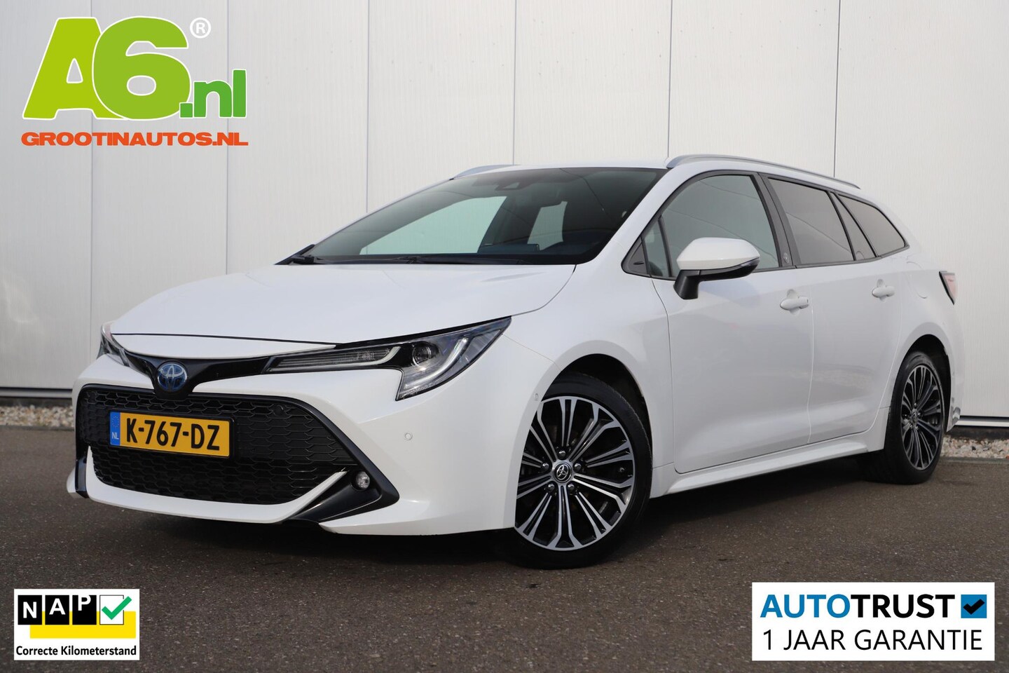Toyota Corolla Touring Sports - 1.8 Hybrid Comfort 18 inch LMV Navigatie Achteruitrijcamera Carplay Android Airco Adaptive - AutoWereld.nl