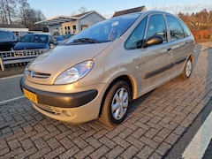Citroën Xsara Picasso - 1.8i-16V Différence 2
