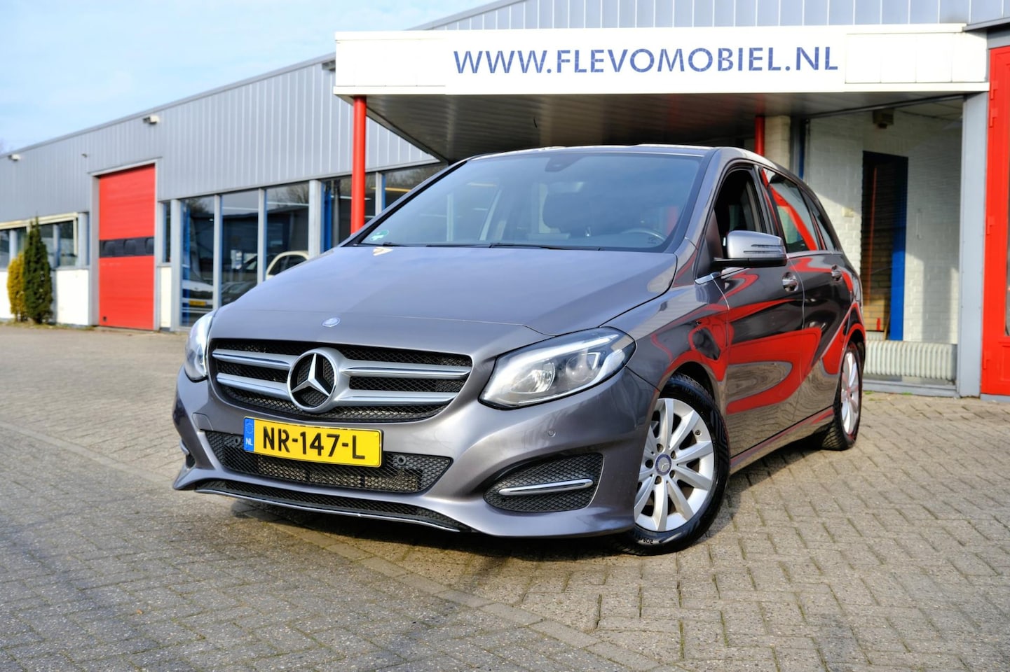 Mercedes-Benz B-klasse - 180 Business Solution Aut. Navi|LED|LMV - AutoWereld.nl
